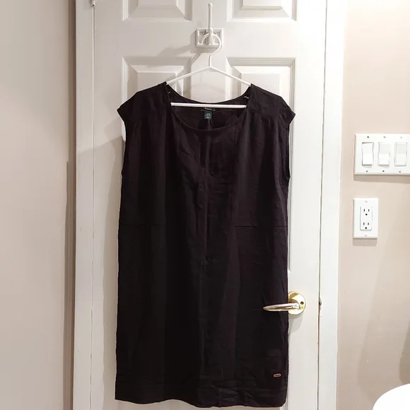 NWOT, Roots | Eyelet Dress - Picture 2 of 10